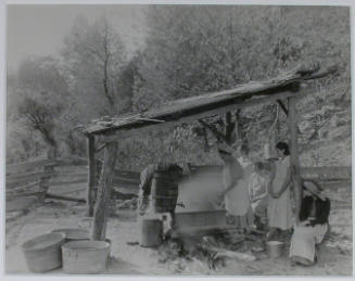 "Boiling down sorghum at the Stooksberry homestead near Andersonville, Tennessee.", 10/23/1933