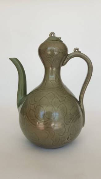 Gourd-shaped Ewer with Incised Lotus Design