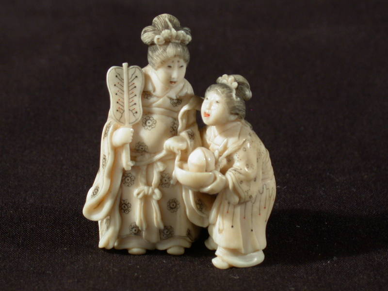 Okimono-type netsuke