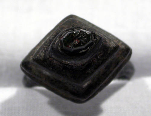 Ring with Bezel of Bird