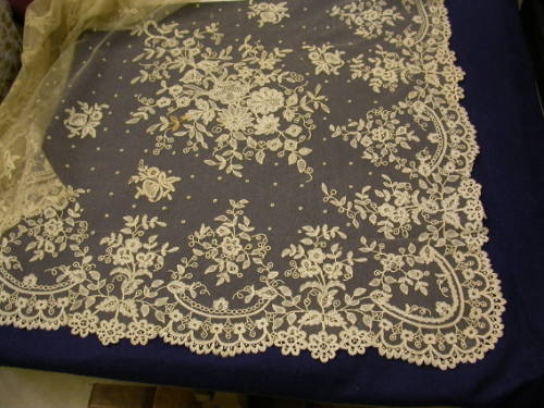 Lace: Brussels Point Applique