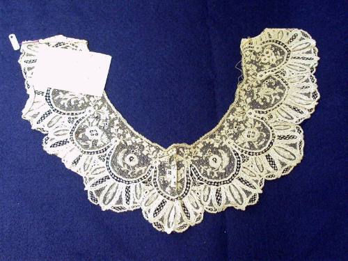 Lace Collar