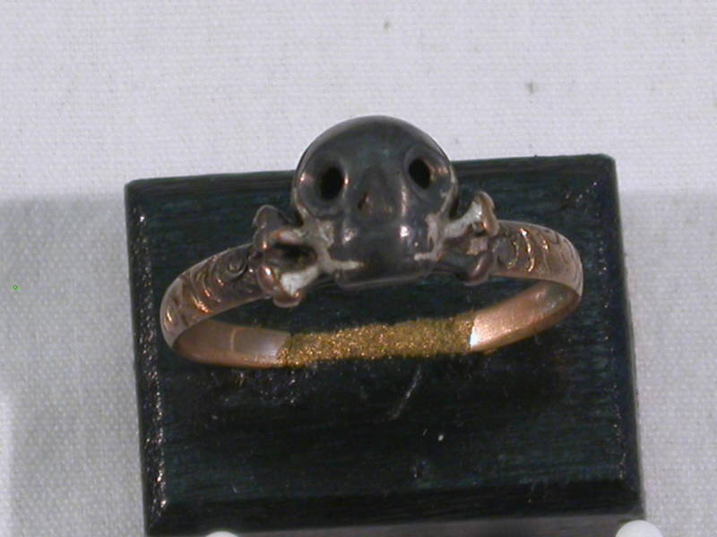 Ring: One of the Secret Societies of the Commune