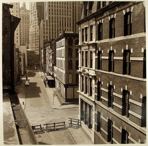 View south on Cliff Street at its intersection with Beekman