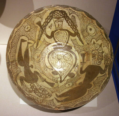 Bowl Decorated with Three Human Figures