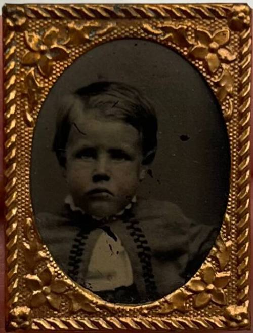 Untitled [daguerreotype portrait of young boy]